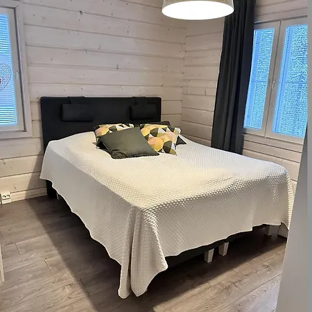 Polar Yllaes, Feriehus Äkäslompolo