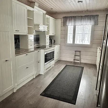 Feriehus Polar Yllaes, *