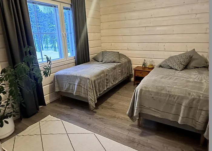 Polar Yllaes, Äkäslompolo