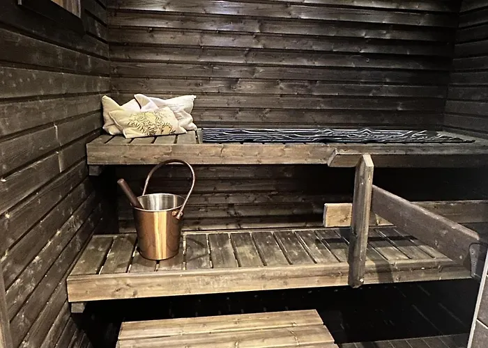 Polar Yllaes, Dom wakacyjny *